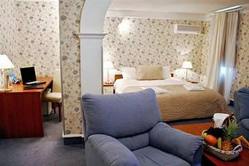 Monte-Nelly Hotel ブカレスト エクステリア 写真